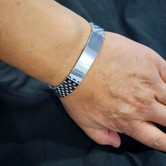 Bracelet - Picture 1 of 5